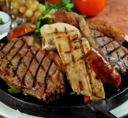 Parrilla mixta de la carta de San Pedro